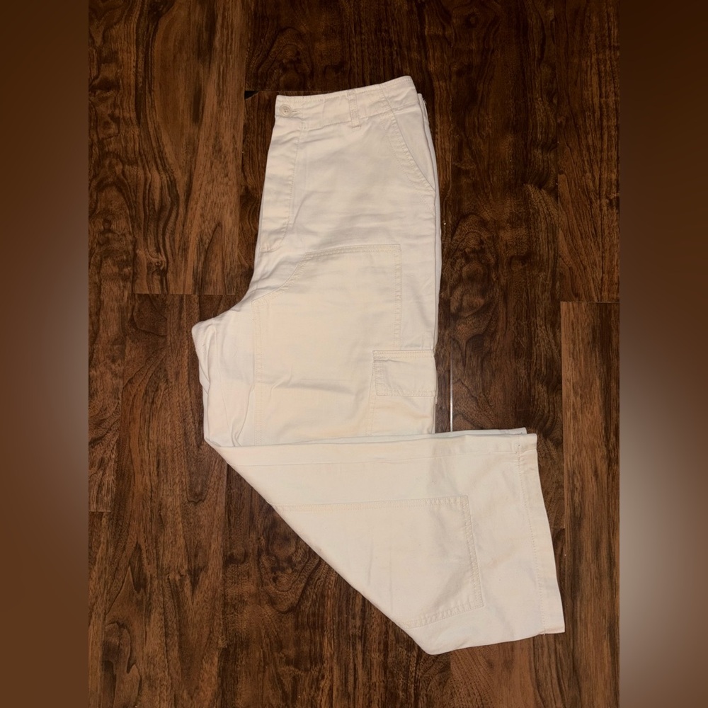 Universal Thread Cream Baggy Cargo Pants